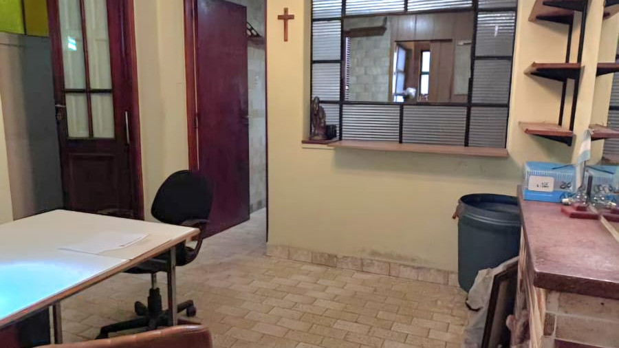 Deposito, galpon, oficina y ph en Venta